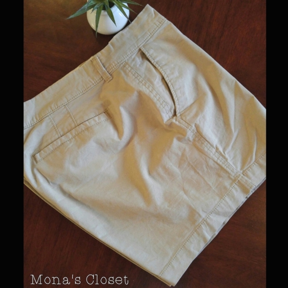🔴 4/$15 - Old Navy Khaki Shorts